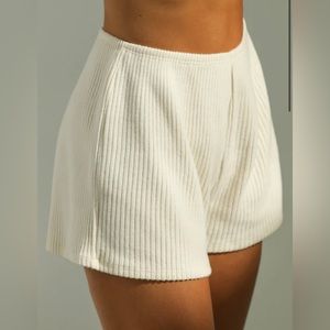 RELAXED SHORT